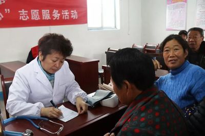 市中醫(yī)醫(yī)院志愿服務進鄉(xiāng)村 健康扶貧暖人心